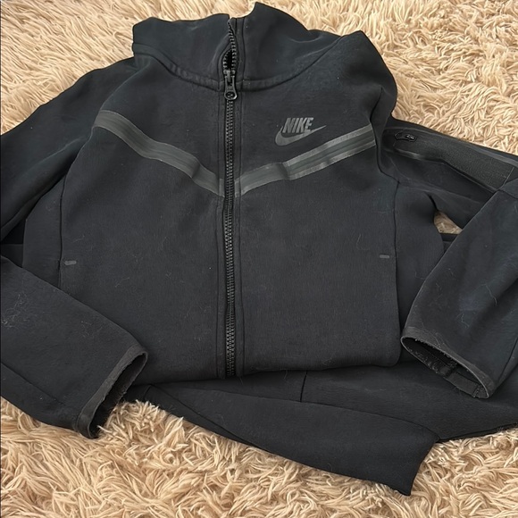 Nike Black Full-Zip Hoodie - Picture 10 of 10